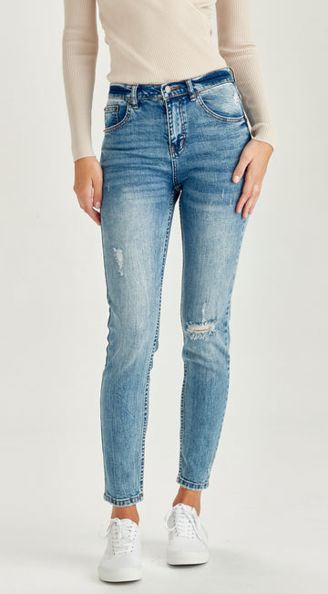 Ripped Boyfriend Jean