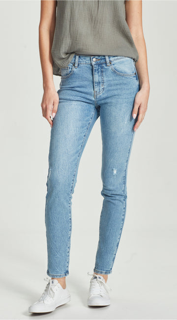 long length blue ripped boyfriend jean